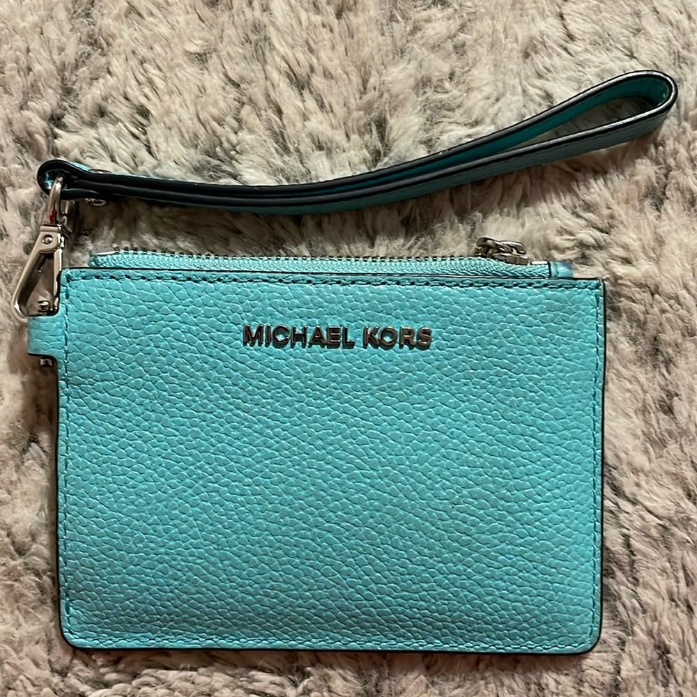 Michael kors wristlet wallet